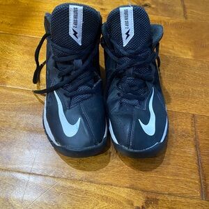 Nike Kids Stutter Step 2 Youth Size 1 Black and White Basketball Sneakers